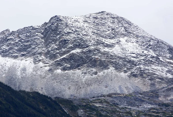 Alaska 'nın Sonbaharda Dağ Zirvesi — Stok fotoğraf