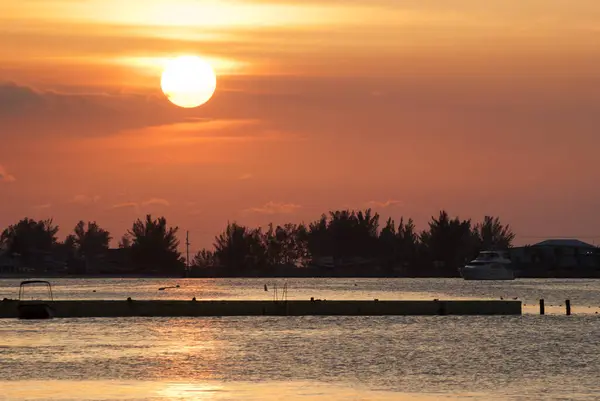 Sole Tramonta Lentamente Fino Porto Nassau Nassau Bahamas — Foto Stock