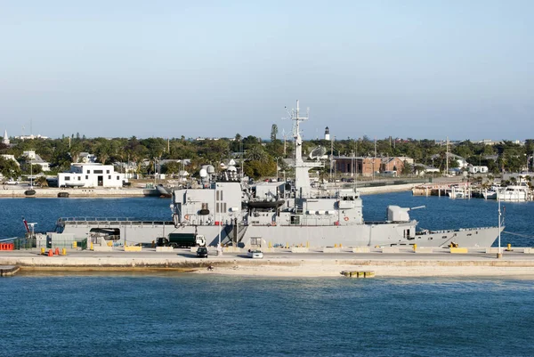 キーウェスト町 フロリダ州 に係留された海軍船の朝の景色 — ストック写真