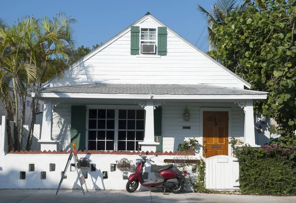 Característica Casa Residencial Madera Una Mañana Soleada Ciudad Key West — Foto de Stock