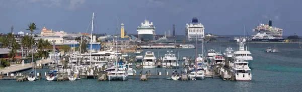 Vista Panorámica Del Puerto Nassau Con Diferentes Tipos Yates Cruceros — Foto de Stock