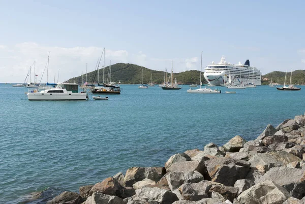 Crucero Los Yates Deriva Long Bay Cerca Ciudad Charlotte Amalie — Foto de Stock