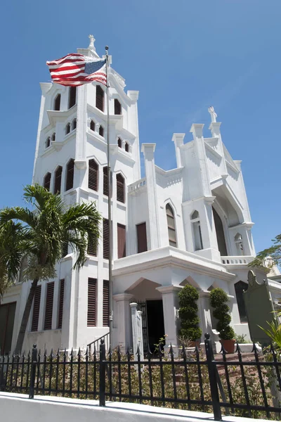 역사적 바오로 교회의 성공회 교회와 거리에 웨스트 플로리다 — 스톡 사진