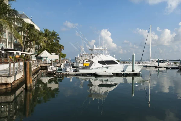 Visão Manhã Iates Marina Reflexões Água Calma Cidade Resort Key — Fotografia de Stock