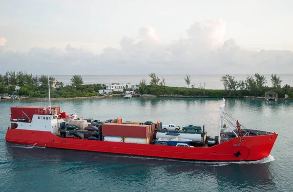 Vroege Ochtend Uitzicht Van Een Geladen Vrachtschip Passeren Langs Paradise — Stockfoto