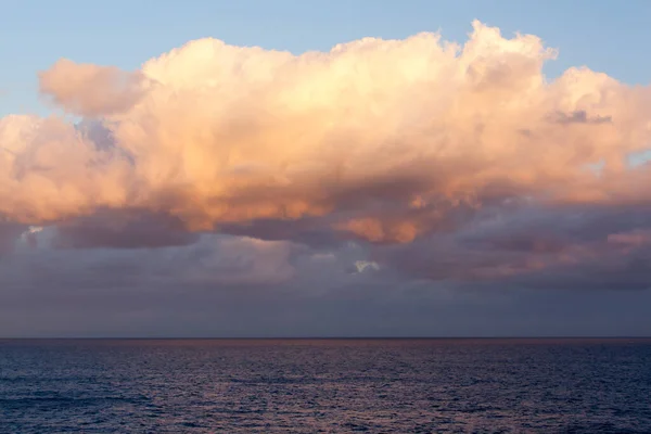 Оранжевый Цвет Облака Окрашены Восходом Солнца Нассау Багамские Острова — стоковое фото