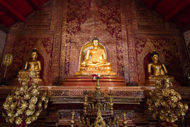Wat Phra Singh, Tayland içinde oturan üç Buda görüntüleri