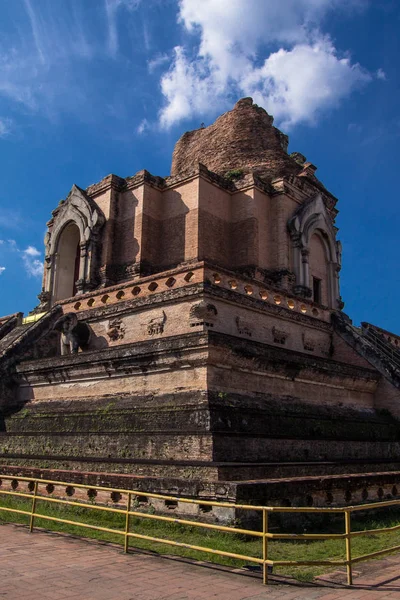 泰国 chedi luang wat 的详细信息 — 图库照片