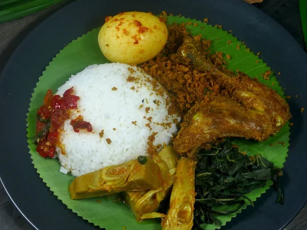 Indonesian Traditional Rice Dish Padang Rice Top Platter Delicious Appetizing — Stock Photo, Image