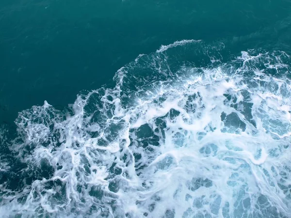 Ondas Salpicantes Água Mar Com Ondas Brancas — Fotografia de Stock