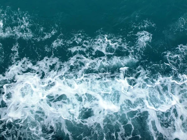 Ondas Salpicantes Água Mar Com Ondas Brancas — Fotografia de Stock