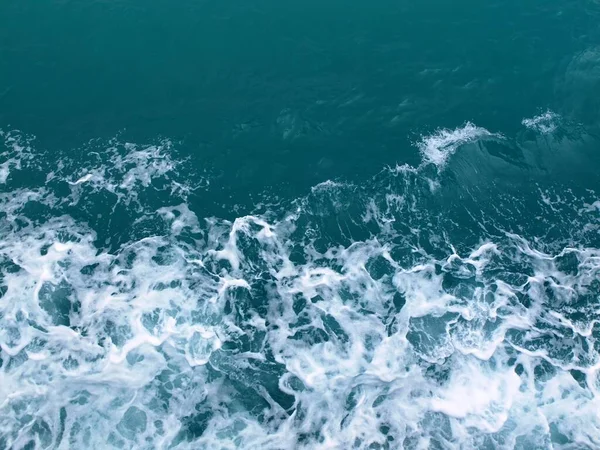 Ondas Salpicantes Água Mar Com Ondas Brancas — Fotografia de Stock