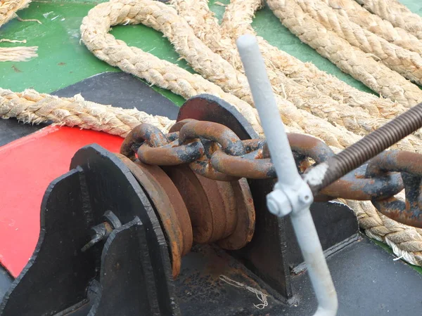 Корабельні Анкерні Стовпи Мотузкою Залізними Ланцюгами — стокове фото