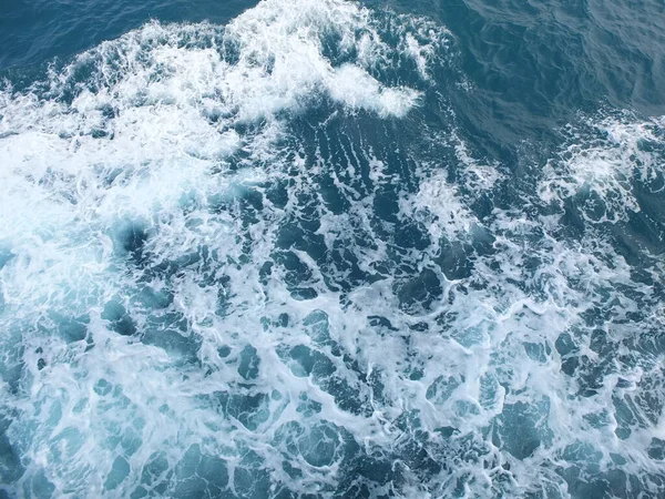 Salpicadura Agua Olas Mar Azul —  Fotos de Stock