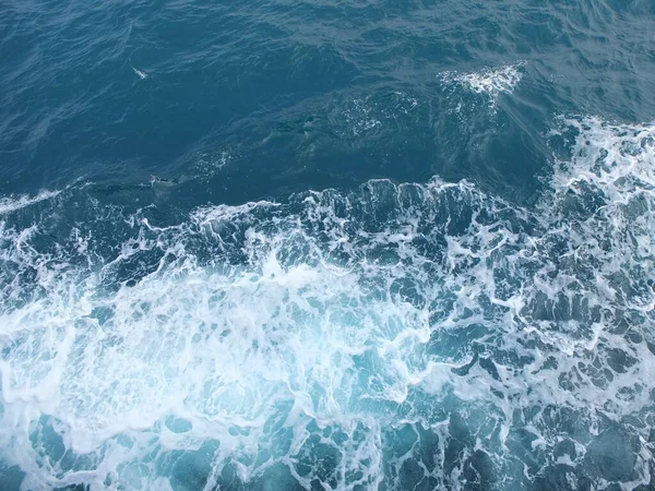 Šplouchnutí Modré Mořské Vody — Stock fotografie