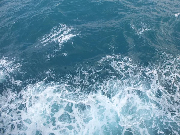 Salpicadura Agua Olas Mar Azul —  Fotos de Stock