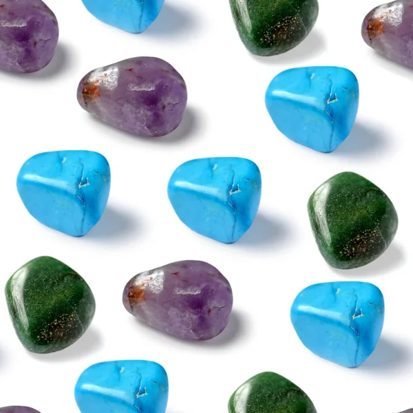 Piedras Semipreciosas Verde Granel Azul Púrpura Sobre Fondo Blanco Textura —  Fotos de Stock