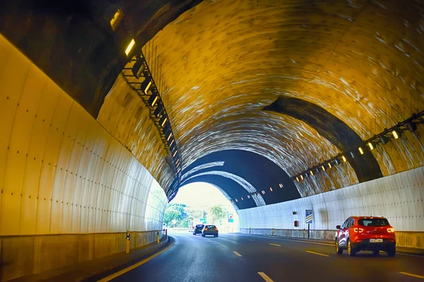 Hiszpania Lloret Mar Kwiecień 2019 Samochody Tunelu Autostradzie Miejskiej — Zdjęcie stockowe