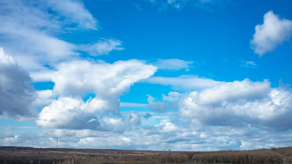 Горизонт Голубым Небом Белыми Облаками Погода Пейзаж — стоковое фото