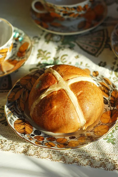 Pães Tradicionais Cruz Quente — Fotografia de Stock