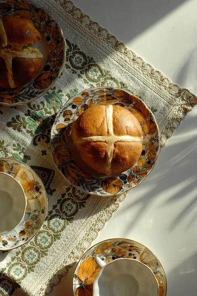 Pães Tradicionais Cruz Quente — Fotografia de Stock