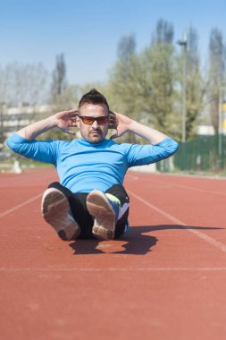 Genç çift Atletizm eğitim yapmak 