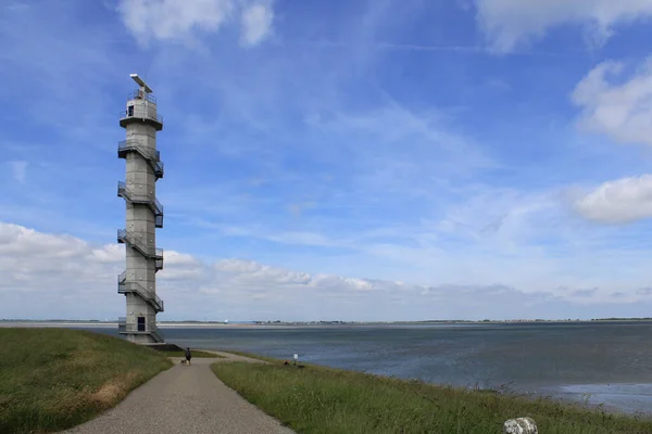 Egy Radartorony Tenger Mentén Holland Vidéken Tavasszal — Stock Fotó