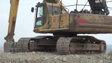 Kupol, Rusya - 15 Ağustos 2019. Kazıcı komatsu pc400 lc.