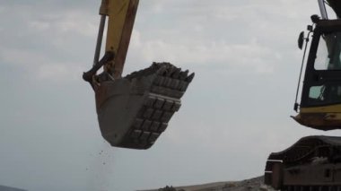 Kupol, Rusya - 15 Ağustos 2019. Kazıcı komatsu pc400 lc.
