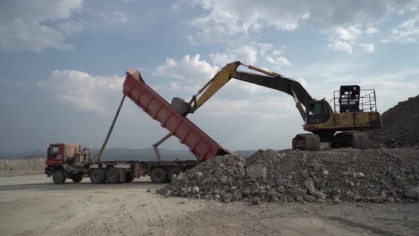 Kupol Rusia Agosto 2019 Trabajos Excavadora Komatsu Pc400 — Vídeos de Stock