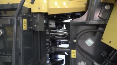 Magadan, Rusya - 04.02.2020: Komatsu Wa320 Yükleyicisinin Sunumu.