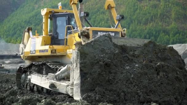 Susumansky District Russia August 2019 Work Komatsu D375A Bulldozer Gold — Stock Video