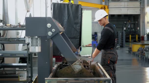 European Man Mechanic Factory Restoration Engines Makes Repair Heads Engine — Stock Video