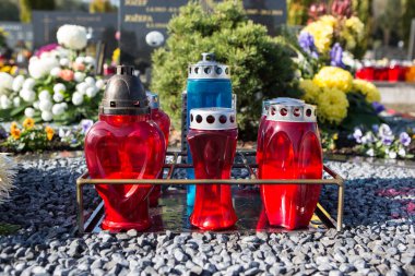 İnsanlar ölen sevdiklerini hatırlıyorlar.