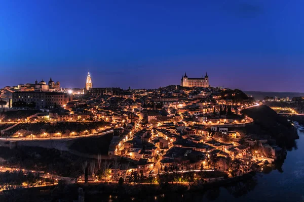 Toledo de noche, desde un mirador, Espaa.