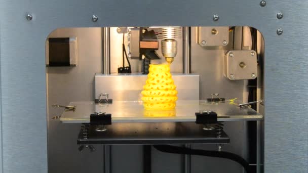 3D принтер печати крупным планом — стоковое видео