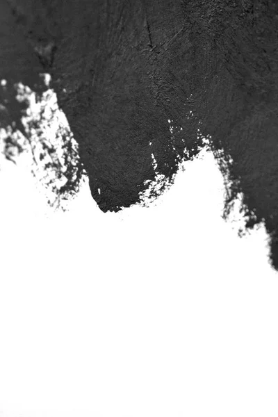 Schwarzer Pinsel streicht Ölfarben auf weißem Papier — Stockfoto