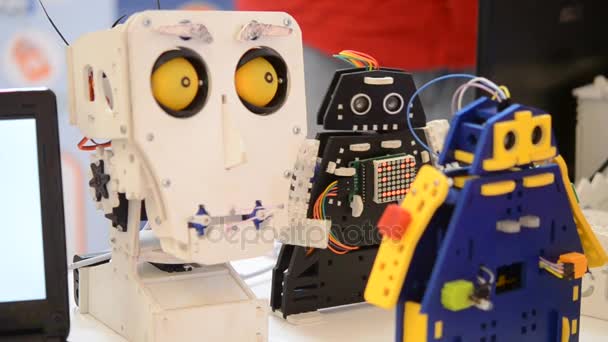 Concepto de prototipos de robots de juguete — Vídeos de Stock