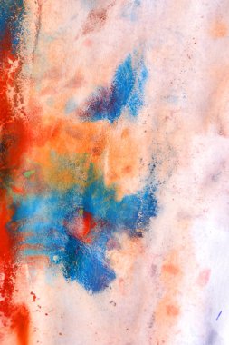 bir beyaz kağıt üzerinde boyalar farklı renkteki karıştırma
