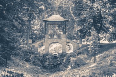 Eski vintage fotoğraf. Çince tarzı köprü