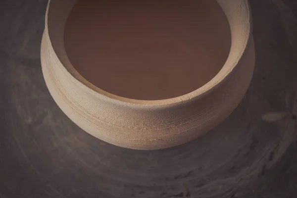 Clay pot op een wiel pottenbakkers — Stockfoto