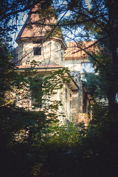 Old vintage brick house — Stock Photo, Image