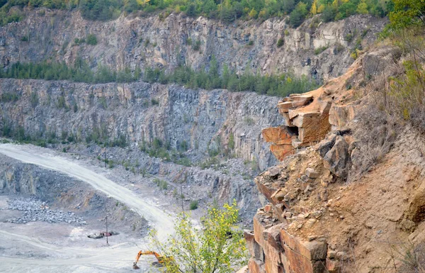 Les murs de la carrière de granit — Photo