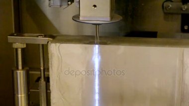 Electroerosive metal çalışma yakın çekim.