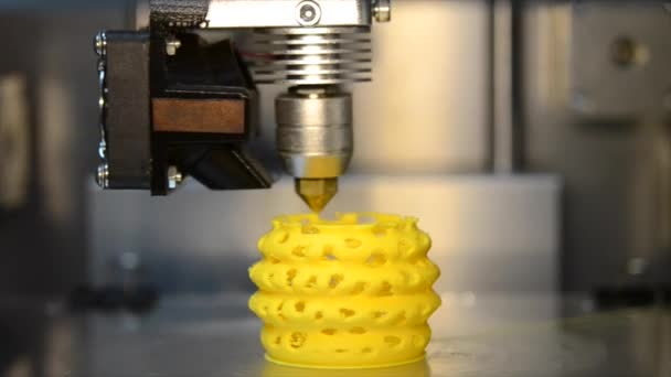 Imprimante 3D versant le plastique chaud de l'impression de buse Modèle — Video