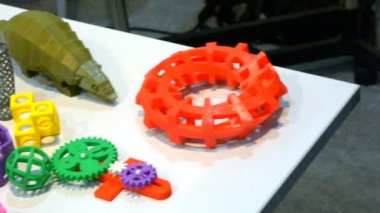 Nesneler 3D yazıcı tarafından yazdırıldı.