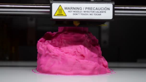 3D-object printer, dicht, Onderaanzicht plan afdrukken. — Stockvideo