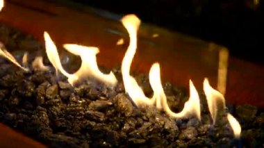 Modern bio fireplot etanol gaz yakın çekim üzerinde
