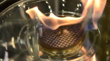 Modern bio fireplot etanol gaz yakın çekim üzerinde