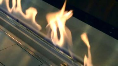 Modern bio fireplot etanol gaz yakın çekim üzerinde